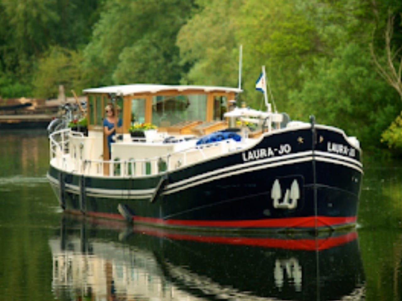 Laura-Jo cruising a French canal